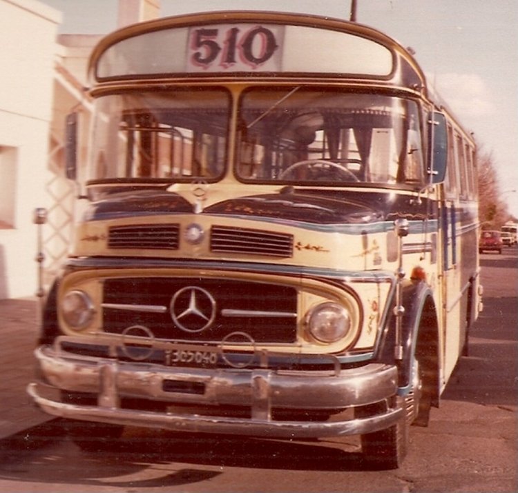 MARCELO SALGADO
B.1365648
http://galeria.bus-america.com/displayimage.php?pos=-13209
...Y NO PUEDE SER DE OTRA MANERA! CUANDO DE APORTES VALIOSOS SE TRATA CARLOS RAUL TUCCI SIEMPRE ESTA PRESENTE.
LAS FOTOS SON DE MARINA GARAVIS ,HIJA DEL DUEÑO DE VARIOS COCHES DE LO QUE FUE UNA DE LAS EMPRESAS MAS PINTORESCAS DE BAHIA BLANCA "LA FAVORITA",CHICHE GARAVIS
