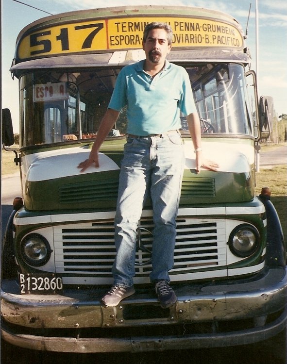 LOS QUE YO MANEJE!!!
B.2132860

CIA DE OMNIBUS CDAD. DE  BAHIA BLANCA - AÑOS DE FUNCIONAMIENTO 1962-2000
Se puede consultar la historia de esta línea en [url=http://revista.bus-america.com/Notas/517.htm] revista.bus-america.com 517
[/url]
Fotografía : Daniel Bustamante
