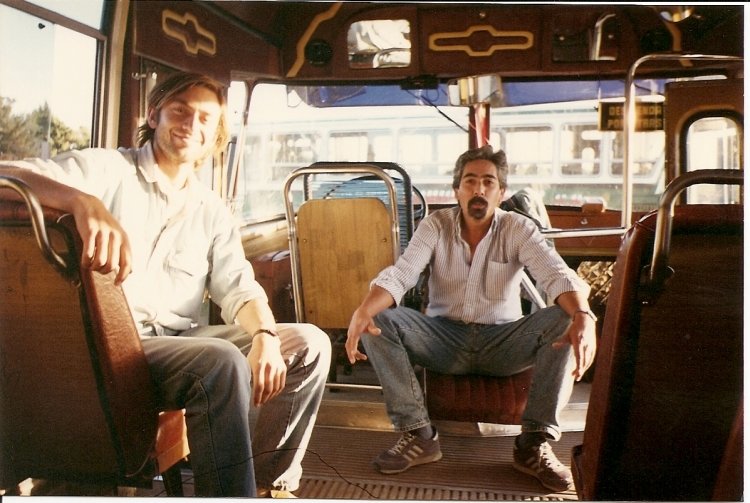 LOS QUE YO MANEJE!!!
B.2132860

CIA DE OMNIBUS CDAD. DE  BAHIA BLANCA - AÑOS DE FUNCIONAMIENTO 1962-2000
Se puede consultar la historia de esta línea en [url=http://revista.bus-america.com/Notas/517.htm] revista.bus-america.com 517
[/url]
(vista del interior de la unidad)
Fotografía : Daniel Bustamante
