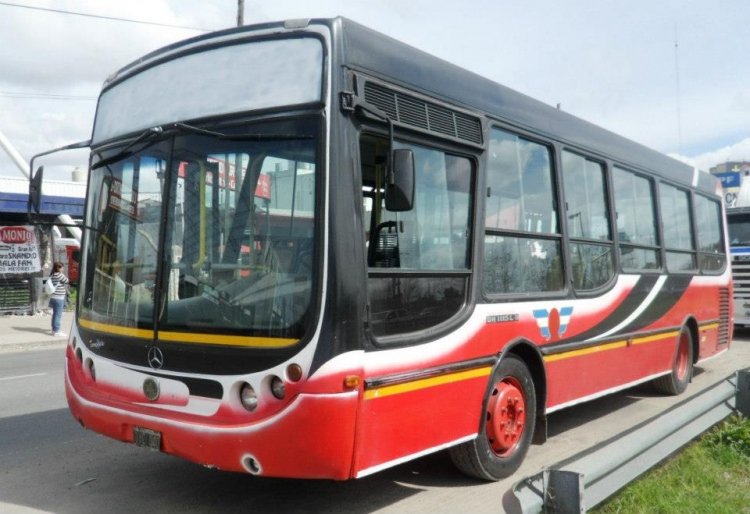 MARCELO SALGADO
FOTOS DE: LA AGENCIA:" LOS DADOS" PARA TRANSPORTE:"EL BAHIENSE" FLAMANTE PROPIETARIO DE ESTA UNIDAD
