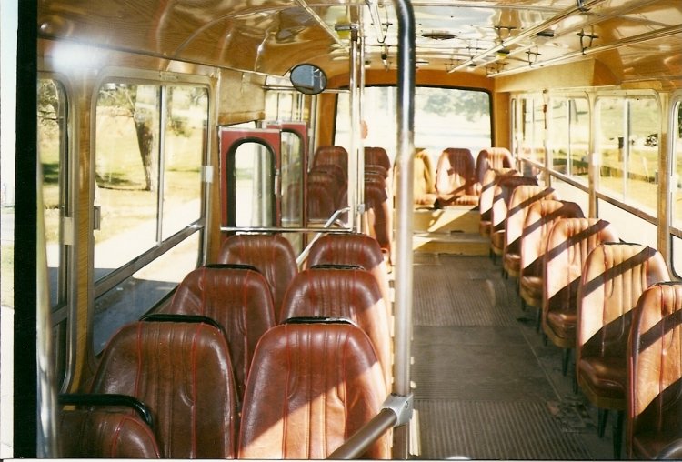 LOS QUE YO MANEJE!!!
CIA DE OMNIBUS CDAD. DE  BAHIA BLANCA - AOS DE FUNCIONAMIENTO 1962-2000
Se puede consultar la historia de esta lnea en [url=http://revista.bus-america.com/Notas/517.htm] revista.bus-america.com 517
[/url]
(vista del interior de la unidad)
Fotografa : Fernando Strack
