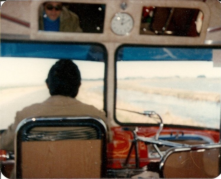 LOS QUE YO MANEJE!!!
CIA DE OMNIBUS CDAD. DE  BAHIA BLANCA - A�OS DE FUNCIONAMIENTO 1962-2000
Se puede consultar la historia de esta l�nea en [url=http://revista.bus-america.com/Notas/517.htm] revista.bus-america.com 517
[/url]
(vista interior de la unidad)
Fotograf�a : Jorge Strack
