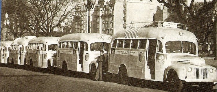 MARCELO SALGADO
Fotogrrafía del Archivo General de La Nación
Extraída de la revista EL OVALO AZUL 
