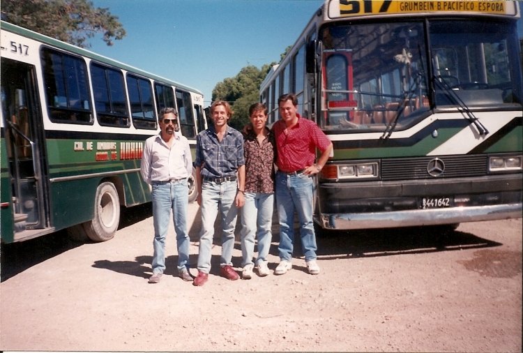 MARCELO SALGADO
B.2441642 [derecha]
http://galeria.bus-america.com/displayimage.php?pos=-9116
http://galeria.bus-america.com/displayimage.php?pos=-16624
http://galeria.bus-america.com/displayimage.php?pos=-12963
http://galeria.bus-america.com/displayimage.php?pos=-12964
http://galeria.bus-america.com/displayimage.php?pos=-17397
http://galeria.bus-america.com/displayimage.php?pos=-17398
http://galeria.bus-america.com/displayimage.php?pos=-17399
http://galeria.bus-america.com/displayimage.php?pos=-17400
FOTO DE NORBERTO GONZALEZ - EPOCA DE BOLETEROS 1994 A 1996-
