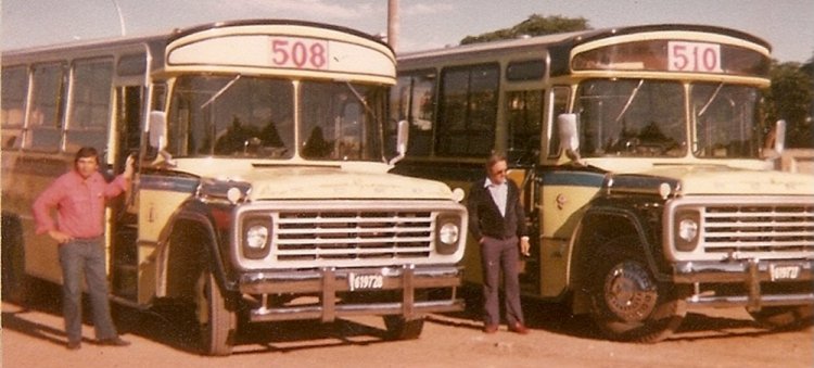 MARCELO SALGADO
B.1619727  &  B.1619728   [de derecha a izquierda]
FOTOS UNICAS DE CARLOS RAUL TUCCI
