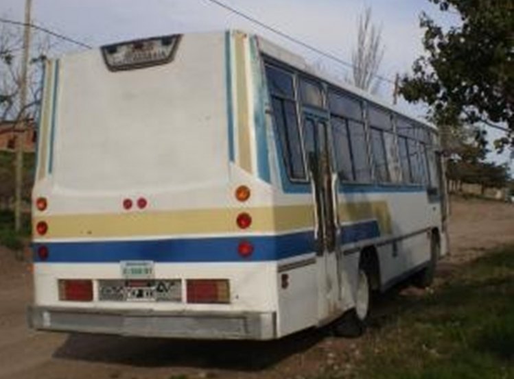MARCELO SALGADO
FOTO EXTRAIDA DE:
http://www.alamaula.com/buenos-aires/colectivos/colectivo-urbano-mb-1215/2394092
