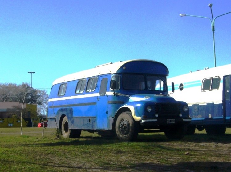 BEDFORD - MOTORHOME
B.601449 - WSS728
FOTO COLECCIÓN MARCELO 1963
Palabras clave: BEDFORD