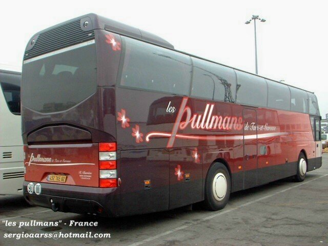 Neoplan (en Francia) - Les pullmans
París - Francia - 2001
