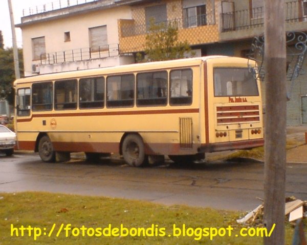 OTRO PRIMERA JUNTA MISTERIOSO
Este coche seg�n tengo entendido ser�a un San Miguel con elementos de Bus, de momentos en que esta �ltima no daba a basto con los carrozados y derivaba algunos a San Miguel, es as�?
