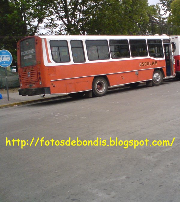 ESCOLAR EN LA PLAZA DE LA ESTACI�N DE QUILMES
Palabras clave: CND ESCOLAR QUILMES