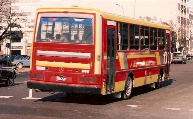 ESTE ES EL SUCESOR DEL PONTEVEDRA  FOTO: COLECCION GUSTAVO DEL MANZO.
ESTE ES EL COCHE QUE AL POCO TIEMPO SUPLANTO AL PONTEVEDRA, CARROCERIA BUS TAMBIEN BASTANTE BIEN PARADITO ESTABA ESTE COCHE. EN LA ACTUALIDAD ESTE COCHE SIGUE EN CIRCULACION PERO SU ESTADO ES BASTANTE PRECARIO.
