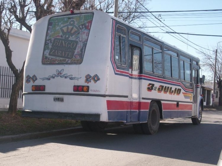 COOP. 3 DE JULIO 20
C.1300081   TGI 077 
coche 20 de la coop 3 de julio de zarate lineas 500 y 503
Palabras clave: coop 3 de julio 20