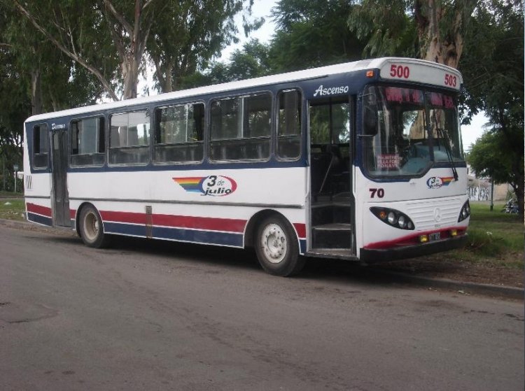 COOP. 3 DE JULIO  70
¿RXT432?
lo trajeron a la cooperativa en 2007 proveniente de la empresa aut. los andes, de mendoza. Lo pintaron en febrero de este año, con reforma de paragolpes
Palabras clave: coop 3 de julio