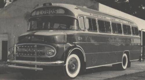 Mercedes-Benz LO 1112 - Bogovic - Expreso Cañuelas
Línea 51 - Interno 124

Fotografía extraída del facebook Famosos
Palabras clave: bogovic cañuelas 1112