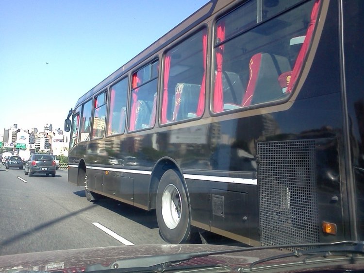 Mercedes-Benz OH 1618 L - Bi-Met - Particular
Foto sacada en autopista de 0Km. La semana pasada, lo vi circulando por Rosario, Santa Fe, Argentina
Palabras clave: Foto Propia