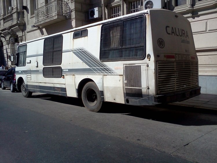 Mercedes-Benz OC 1214 - El Detalle - Particular
http://galeria.bus-america.com/displayimage.php?pid=31346
Palabras clave: Foto Propia