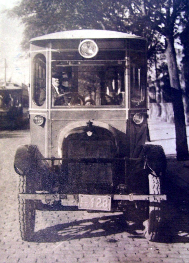Auto Omnibus Metropolitano
Foto: Archivo General de la Nacion

