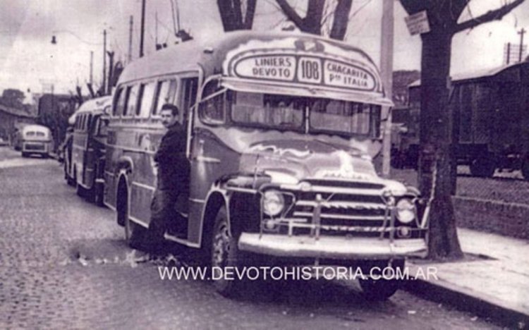 La Nueva Unión 7
Fuente: www. devotohistoria.com.ar
[Datos de adelante hacia atrás]
