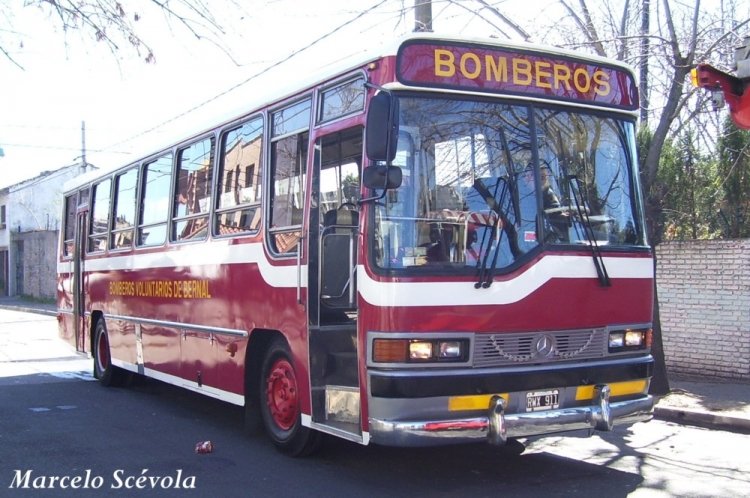 Bomberos Voluntarios de Bernal
C.1464125 - RWX911
Los bomberos de Bernal hace tiempo que tienen este lindo Eivar dificil de ver en la calle
