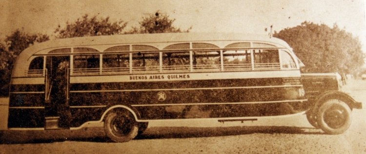White - Cía. Omnibus Buenos Aires Quilmes
[url=https://bus-america.com/galeria/displayimage.php?pid=52404]https://bus-america.com/galeria/displayimage.php?pid=52404[/url]
[url=https://bus-america.com/galeria/displayimage.php?pid=63380]https://bus-america.com/galeria/displayimage.php?pid=63380[/url]

Línea 7 (¿Pdo. Quilmes?), interno 15

Fuente: Biblioteca Municipal de Quilmes
