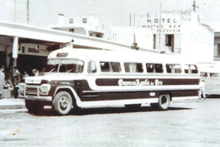 Ford - Varese - Empresa Aguila de Oro
X.274542 > luego
http://galeria.bus-america.com/displayimage.php?pos=-24238
http://galeria.bus-america.com/displayimage.php?pos=-24239

foto: autor desconocido
