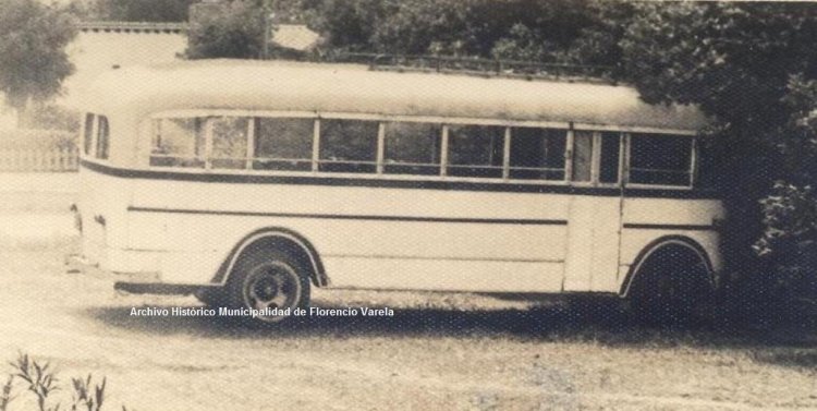 Antiguo ómnibus frontalizado
Fuente: Archivo Histórico Municipalidad de Florencio Varela
