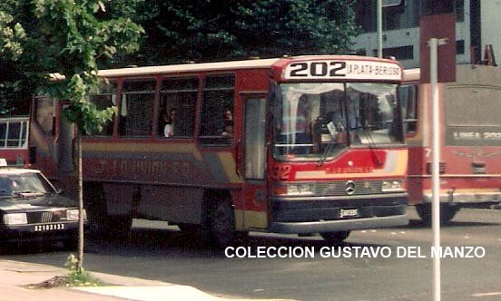 Mercedes-Benz OH 1314 - Suyai - La Unión
B 2301335
Línea 202 - Interno 32
PUERTAS ENTERIZAS CON VIEJO ESQUEMA
http://galeria.bus-america.com/displayimage.php?pos=-25541
http://galeria.bus-america.com/displayimage.php?pos=-25671
http://galeria.bus-america.com/displayimage.php?pos=-25676
