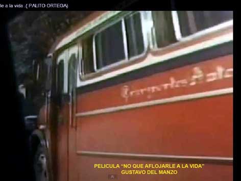 http://galeria.bus-america.com/displayimage.php?pos=-24664

Fotográma extraído de película: No hay que alfojarle a la vida
