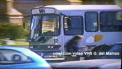 COCHE 12 L.561 SAN MIGUEL S XXI REFORMADA SU TROMPA DESPUES DEL VUELCO ANTERIOR Y CON EL ESQUEMA DE UTE 506/561 Y LA CU�A VERDE CON LA COMPRA DE LA 273. PERDON POR LA IMAGEN LEVANTADA DE VHS, PERO ES EL UNICO ANTECEDENTE REGISTRADO
