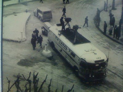 Flxible (en Argentina) - T.V. Canal 7
PRIMER MOVIL DE TV

Fotografía extraída de http://sincaretafm.blogspot.com.ar/
