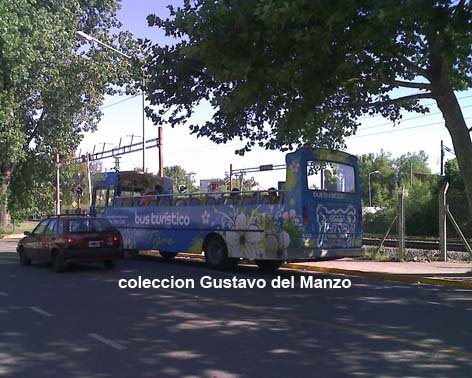 Mercedes-Benz 1320 - BUS - Bus Turístico Tigre 
AVO 326
HELLOMOTO

http://galeria.bus-america.com/displayimage.php?pos=-22823
http://galeria.bus-america.com/displayimage.php?pos=-22824
