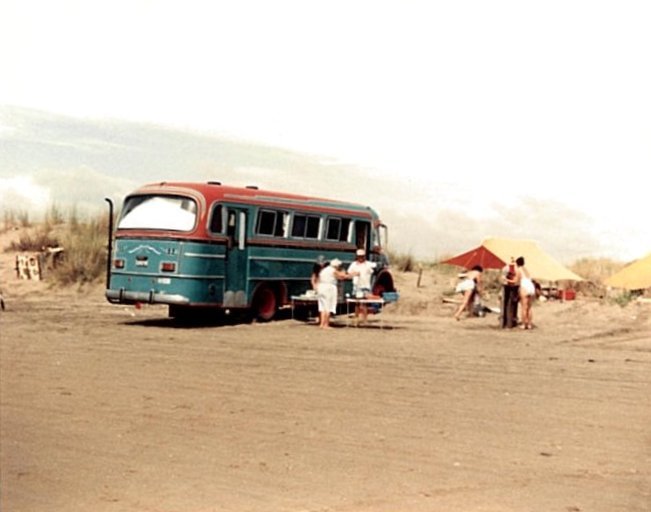 Mercedes-Benz LO 1114 - Costa Brava - Particular
Fotografía extraída de http://archivodeautos.blogspot.com.ar/

http://galeria.bus-america.com/displayimage.php?pid=29940
