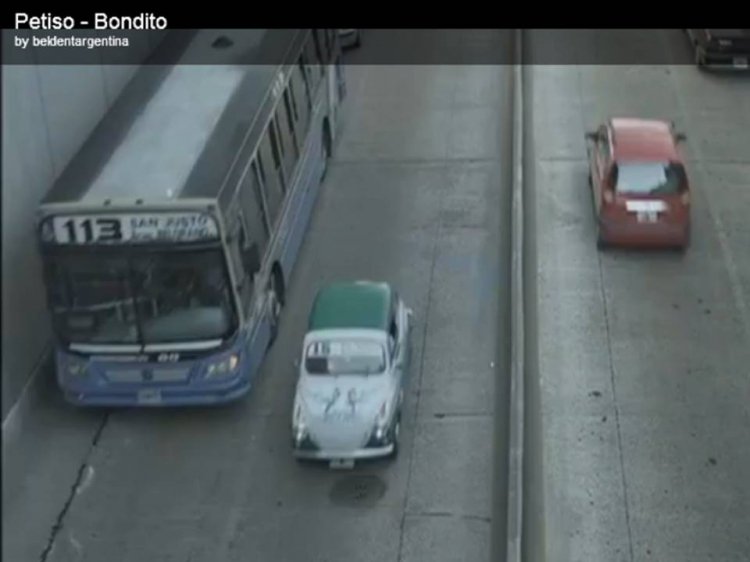 PUBLICIDAD BELDENT "BONDITO" EL FIAT 600 EN LA 118
Extraído de publicidad
