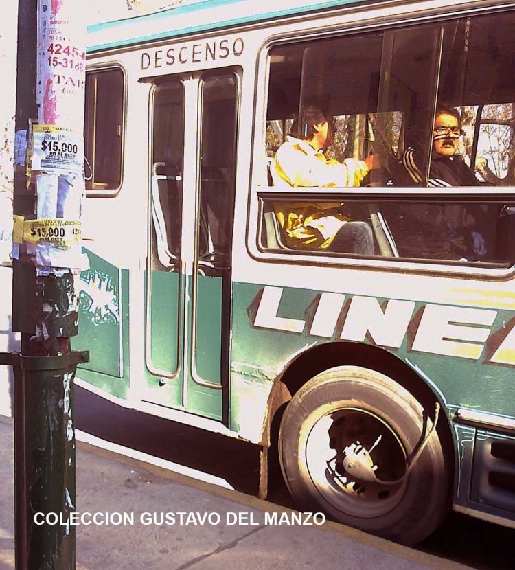 Mercedes-Benz OH 1115 L SB - La Favorita - Linea 549
Línea 549 - Interno 8
549 CON PUERTA TRASERA CANCELADA CON ASIENTOS

http://galeria.bus-america.com/displayimage.php?pos=-19995
