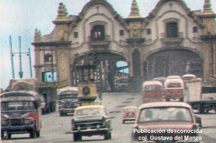 VARIOS SOBRE EL PUENTE
[Datos de izquierda a derecha]
