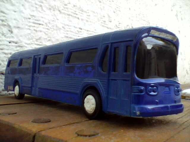 GMC TDH 5303 [reproducción en miniatura]
http://galeria.bus-america.com/displayimage.php?album=lastupby&cat=0&pos=47&uid=667
Palabras clave: G.M.C. / TDH 5303 (1966)