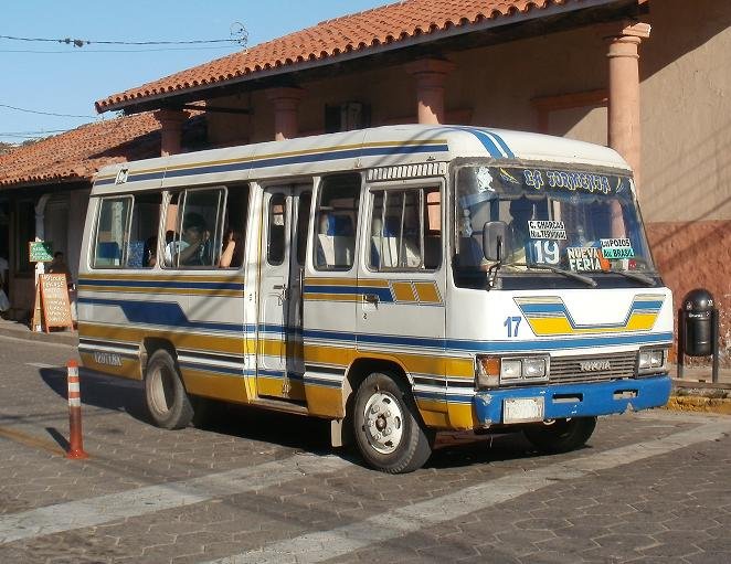 Toyota Coaster (En Bolivia) - Línea 19
Palabras clave: Toyota Coaster (En Bolivia) Línea 19