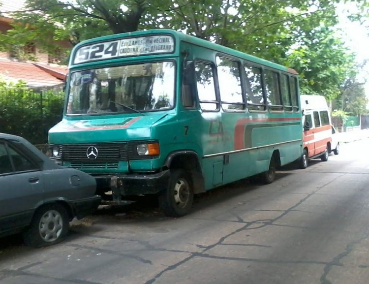 Mercedes-Benz  LO 814 - Galicia - Cinco De Agosto
Línea 524 - Interno 7
Palabras clave: Galicia - LO 814