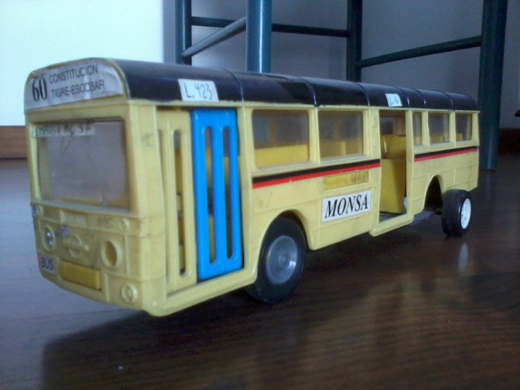 Olympic Bus - M.O.N.S.A. [Reproducción en miniatura]
Palabras clave: Recreación de Olympic Bus - M.O.N.S.A.