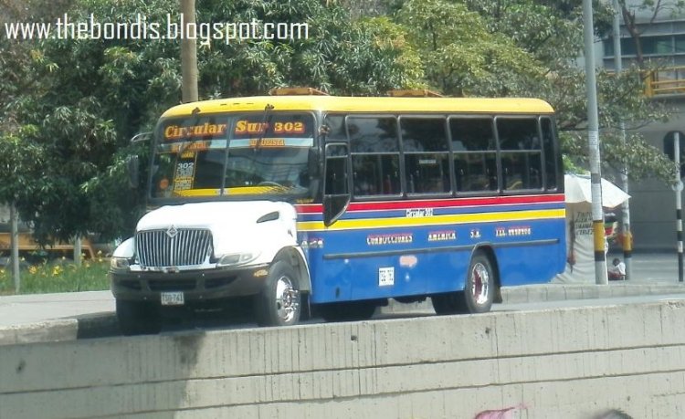 International 3300 CE - Reparbus - Conducciones América
TSG761
http://galeria.bus-america.com/displayimage.php?pid=24052
Palabras clave: International 3300 CE - Reparbus - Conducciones América