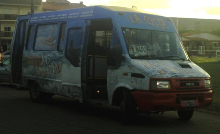 Iveco  - Manhjos - CLYFEMA
CQW 079

http://galeria.bus-america.com/displayimage.php?pos=-28759
http://galeria.bus-america.com/displayimage.php?pos=-28764
http://galeria.bus-america.com/displayimage.php?pos=-28765
Palabras clave: Iveco 49.12 - Manhjos Clyfema