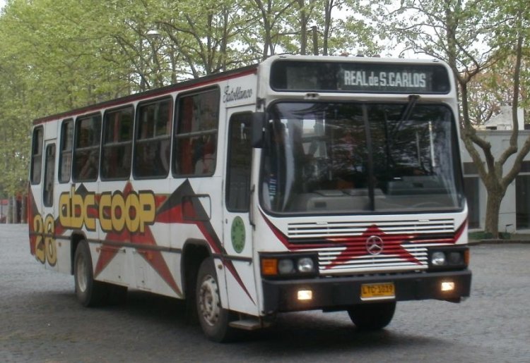 Marcopolo (En Uruguay) - Coop. ABC Ltda.
LTC 1019

Para conocer mas sobre la história de esta cooperativa se puede vistar la sección "Revista de Bus América":
http://revista.bus-america.com/Notas/ABC Coop - Control Obrero.htm
Palabras clave: Marcopolo (En Uruguay) - Coop. ABC Ltda. Colonia del Sacramento Real San Carlos