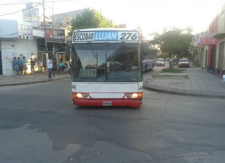 Mercedes-Benz OH 1621 L - Marcopolo - Cia. La Isleña S.R.L.
CQD 924
Línea 276 - Interno 44
Palabras clave: Isleña 276