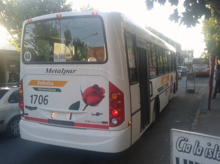 Mercedes-Benz OF 1418 - Metalpar - La Isleña (Isleña Metropolitana)
Línea 276 - Interno 1706
Culata de lo nuevo de la 276

http://galeria.bus-america.com/displayimage.php?pid=29577
Palabras clave: Isleña Metropolitana 276