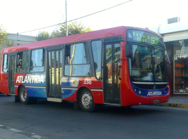 Agrale MT12 - Metalpar Tronador - T. Atlántida S.A.C.
Renovación en Atlántida.
Este Metalpar reemplaza a un Monobloco, del cual seguramente obtuvo su bandera de destinos verde.
Visto en el ramal Pilar - Capilla del Señor (L. 429 ex L.350)
Palabras clave: Atlantida Pilar Capilla