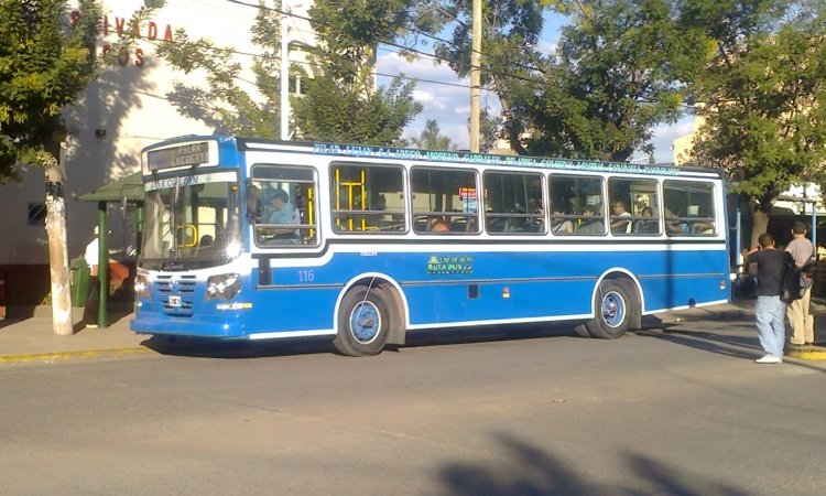Mercedes-Benz OF 1418 - La Favorita - Ruta Bus S.A. - Nuevo coche 0Km.
MGS 862
Línea 511 - Interno 116
Nuevo interno 116 de Ruta Bus, se trata de un OF 1418 La Favorita, el primero en la empresa con este chasis, ya que los demás de la misma carrocera, son OF 1722. 
Palabras clave: Ruta Bus Pilar