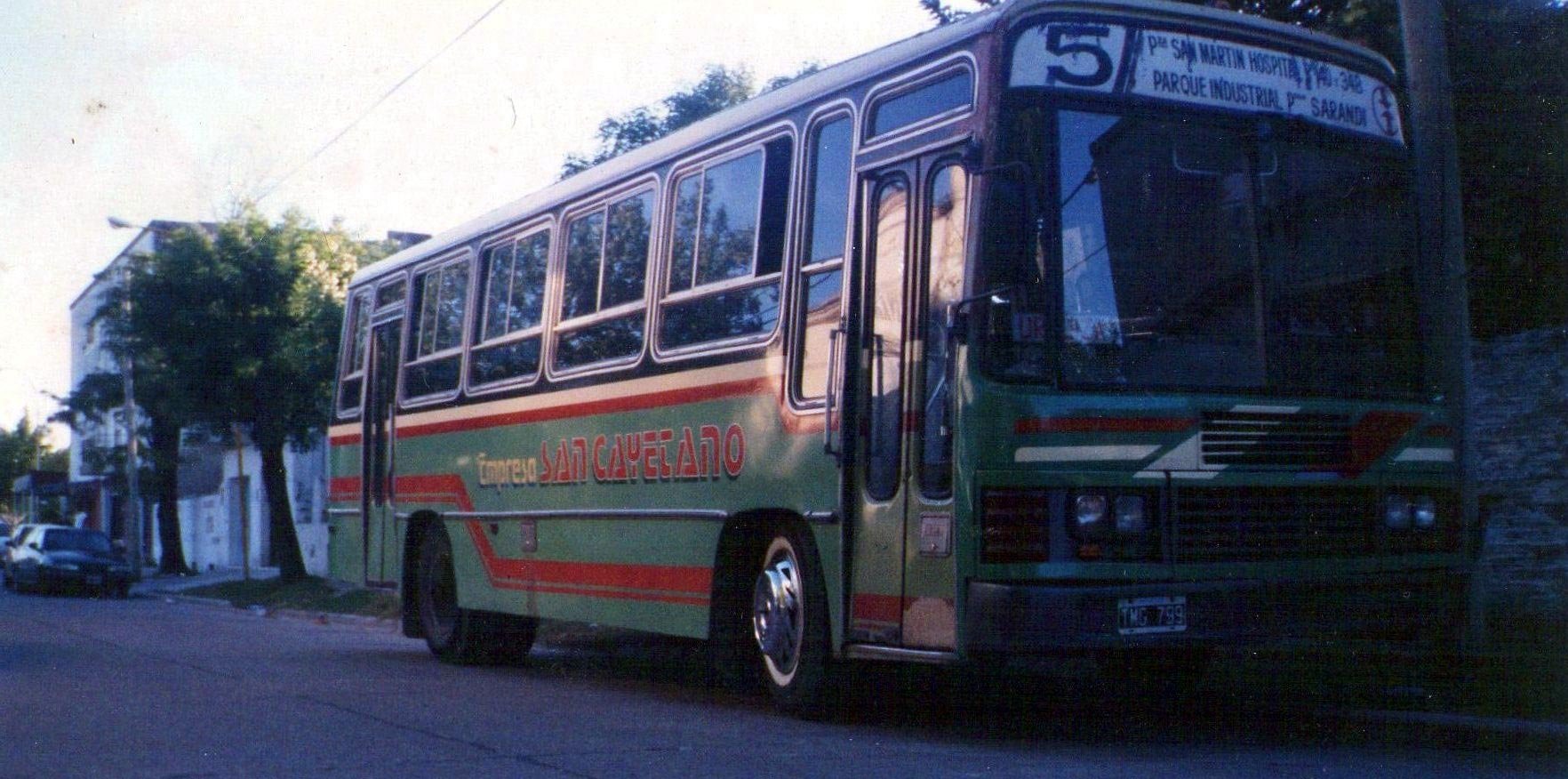 Mercedes-Benz OF 1214 - ALA - San Cayetano
