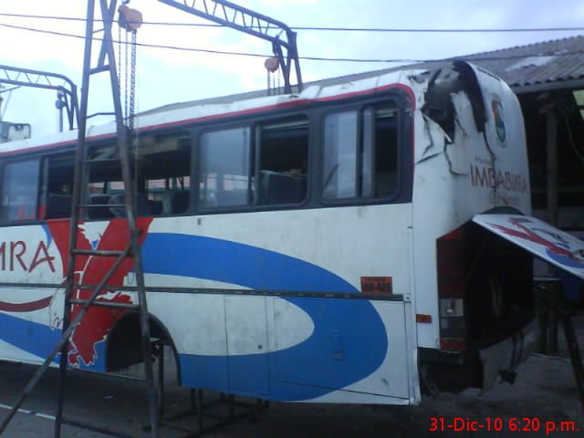 PARTE POSTERIOR CARROCERIA BUSSCAR
B
