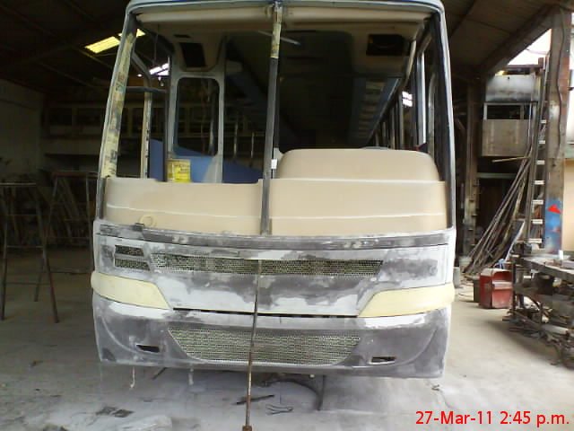 Mercedes-Benz OF 1730 - Busscar El Buss (en Ecuador) - REPARACION FLOTA IMBABURA
PREPARACION PARA PINTURA PARTE FRONTAL
