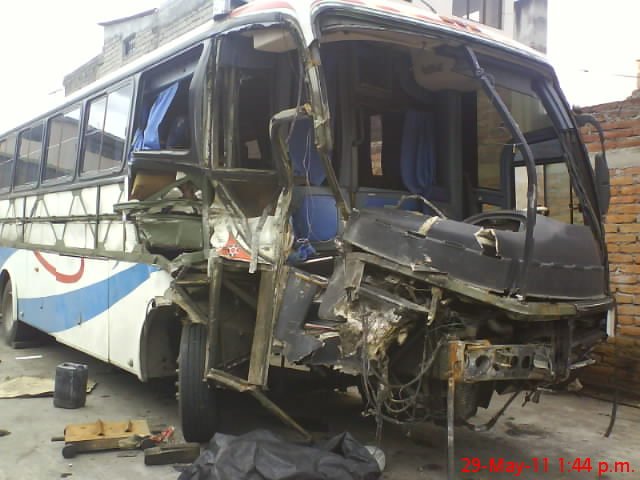 Mercedes-Benz OF - Marcopolo Viaggio G6 1050 (en Ecuador) - Flota Imbabura
http://galeria.bus-america.com/displayimage.php?pos=-12947
http://galeria.bus-america.com/displayimage.php?pos=-12948
CHOQUE FRONTAL Y LATERAL FLOTA IMBABURA
